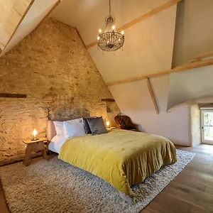 https://maison-typique-bretonne-avec-toit-de-chaume.inbrittany.com